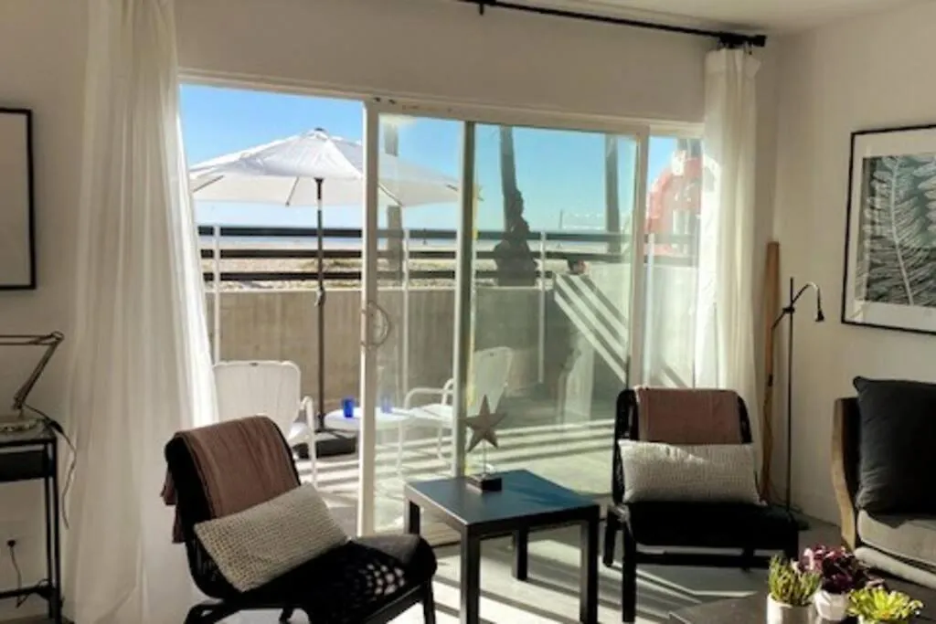House On The Beach Los Angeles 0*,  United States